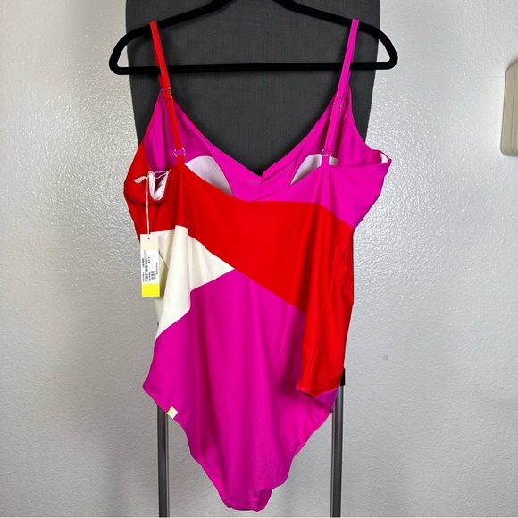 Summersalt Women’s The Marina One Piece in Red, Pink, and White Swimsuit Size 22 - Picture 4 of 6